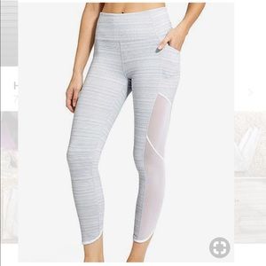 Athleta High Rise  Chaturanga to Tow Capri - Mesh